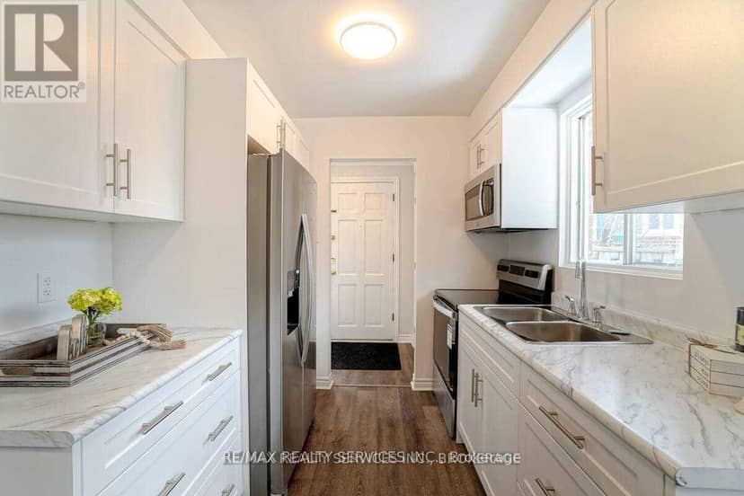 70 Montjoy Crescent — photo 9 of 29
