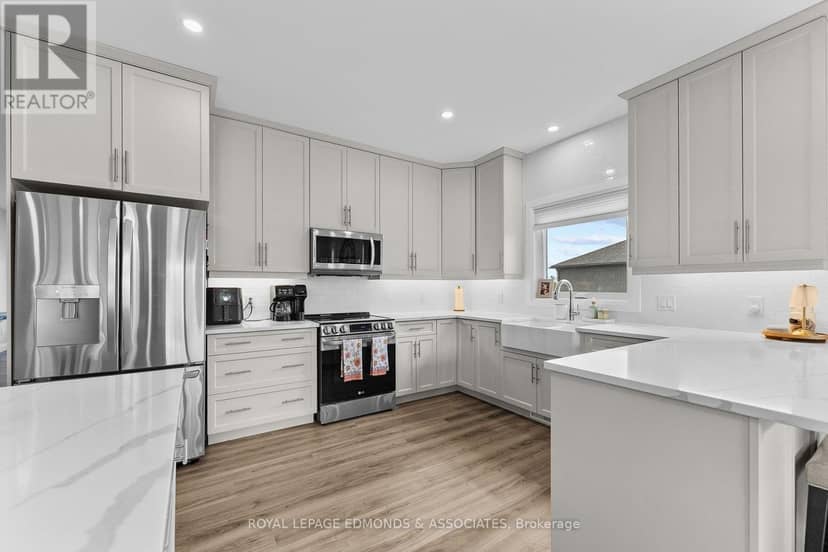 39 Morrison Drive — photo 9 of 40