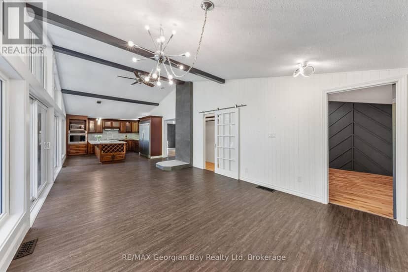 1745 Twin Oaks Crescent — photo 7 of 32