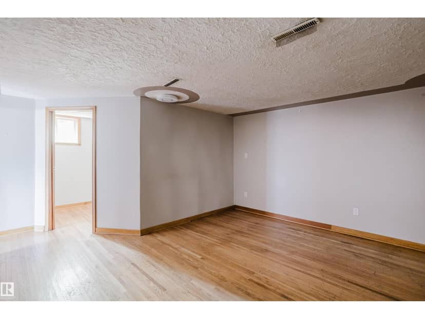 12811 117 AV NW — photo 26 of 40