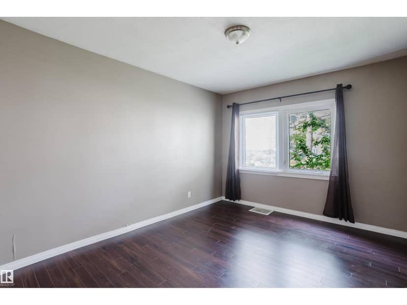 12811 117 AV NW — photo 18 of 40