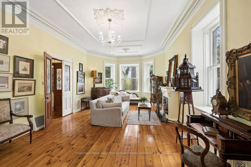 212 Queen Street E — photo 14 of 40