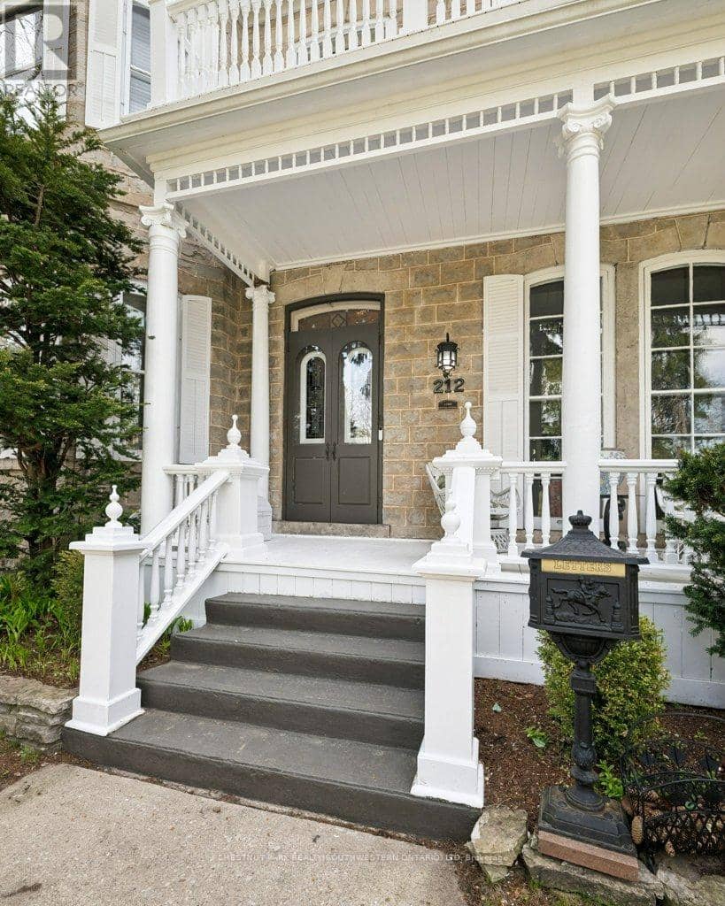 212 Queen Street E — photo 7 of 40