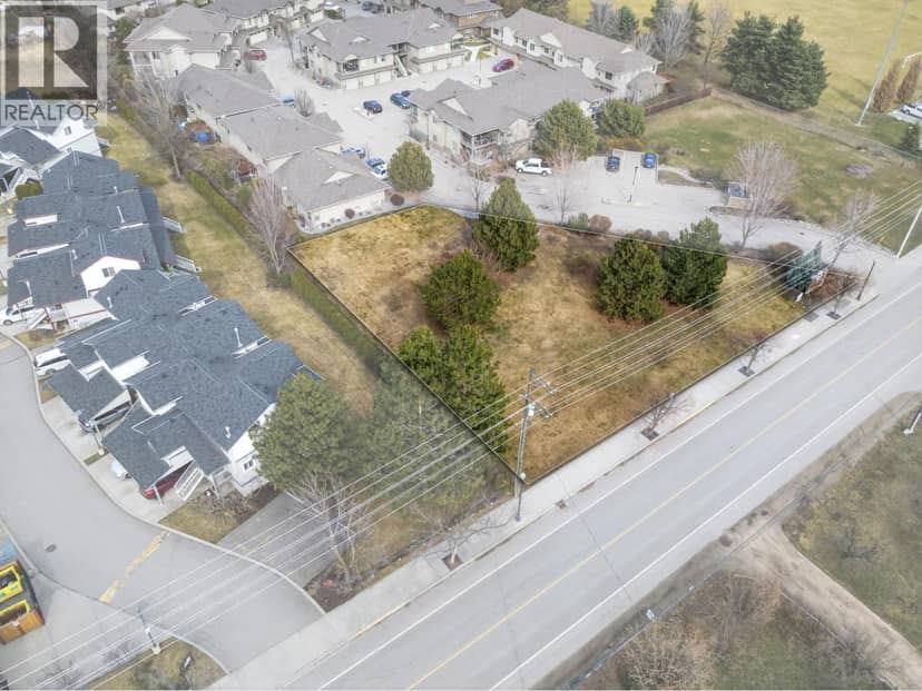 3318 Woodsdale Road, Lake Country, photo 4