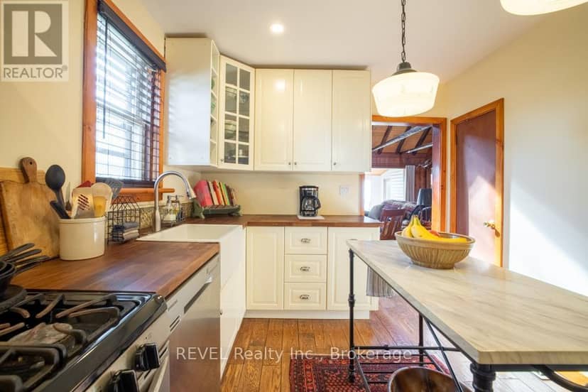 11211 Harbourview Road — photo 16 of 40