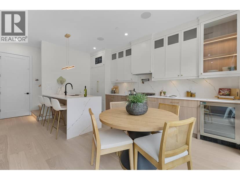 2 182 ONTARIO PLACE, Vancouver, photo 8
