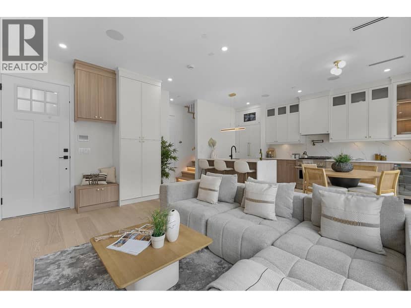 2 182 ONTARIO PLACE, Vancouver, photo 4