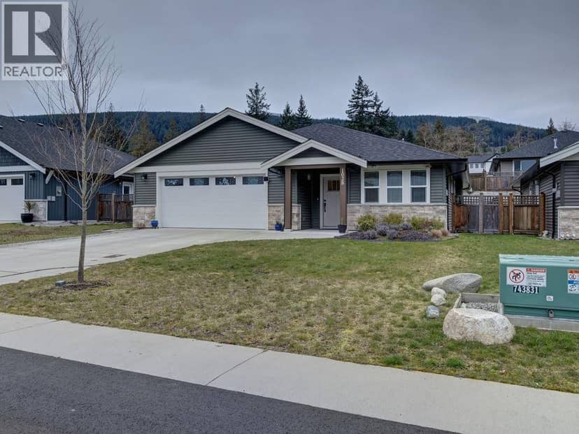1028 CELIA CRESCENT, Gibsons, photo 3