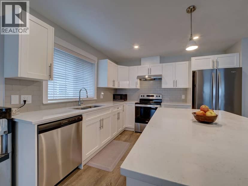 1028 CELIA CRESCENT, Gibsons, photo 7