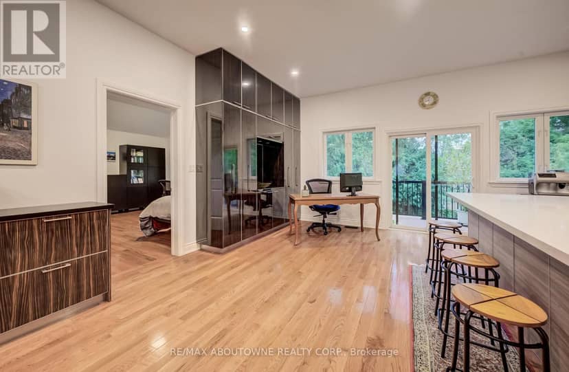 3091 Parkerhill Road — photo 15 of 40