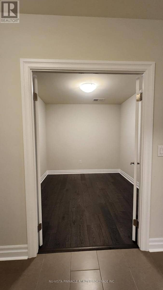 1808 - 505 Talbot Street — photo 4 of 40