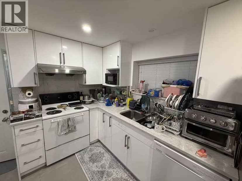682 SPERLING AVENUE, Burnaby