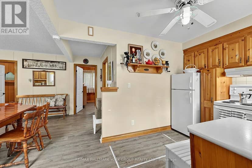 1085 River Road E — photo 6 of 40