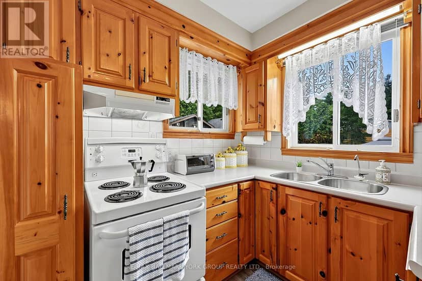 1085 River Road E — photo 9 of 40