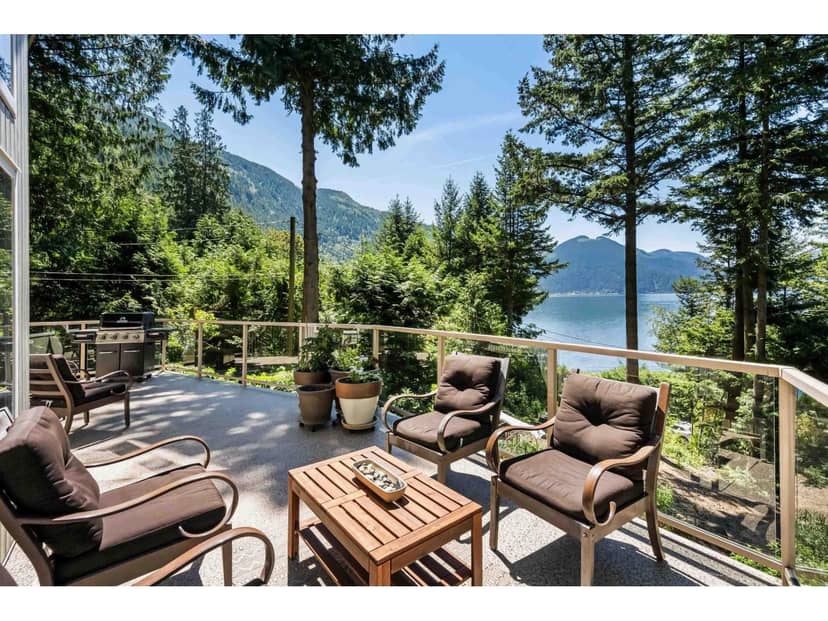 6970 ROCKWELL DRIVE, Harrison Lake, Harrison Hot Springs