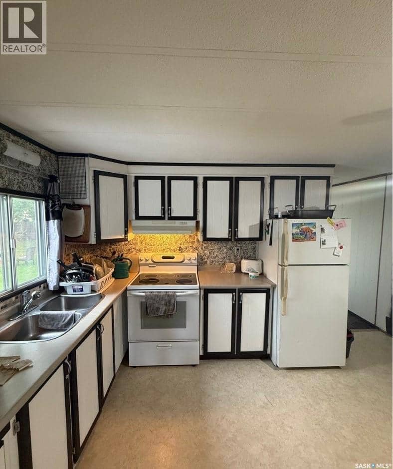 251 30th STREET W, Battleford, photo 3