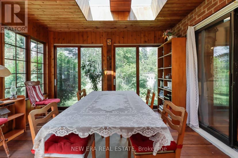 37 Glenthorne Drive — photo 15 of 40