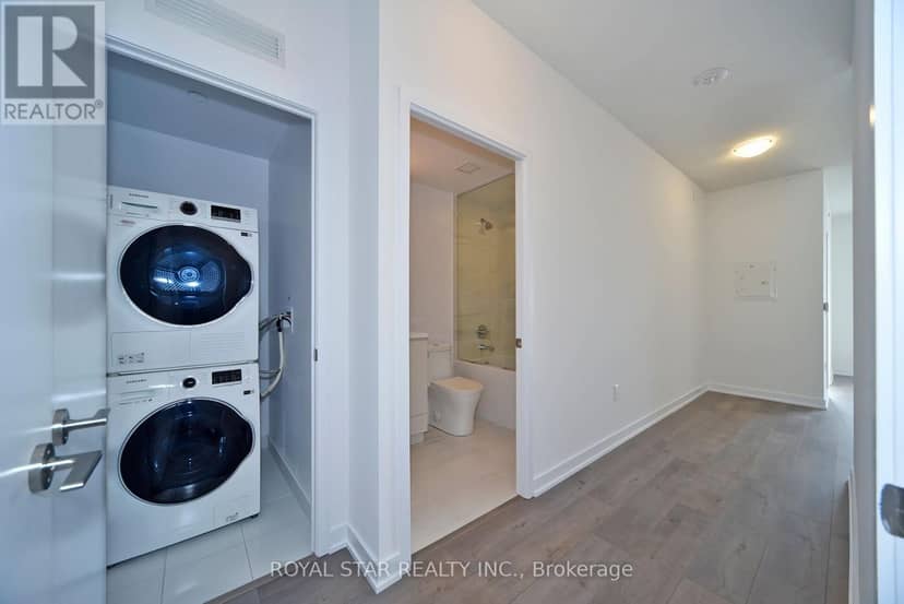 909 - 10 Honeycrisp Crescent — photo 10 of 38