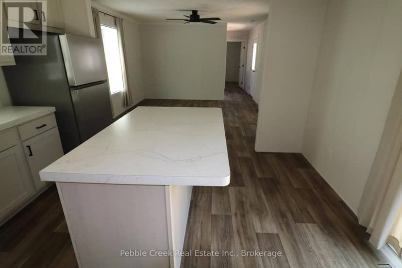 7 Sutton Drive — photo 9 of 25
