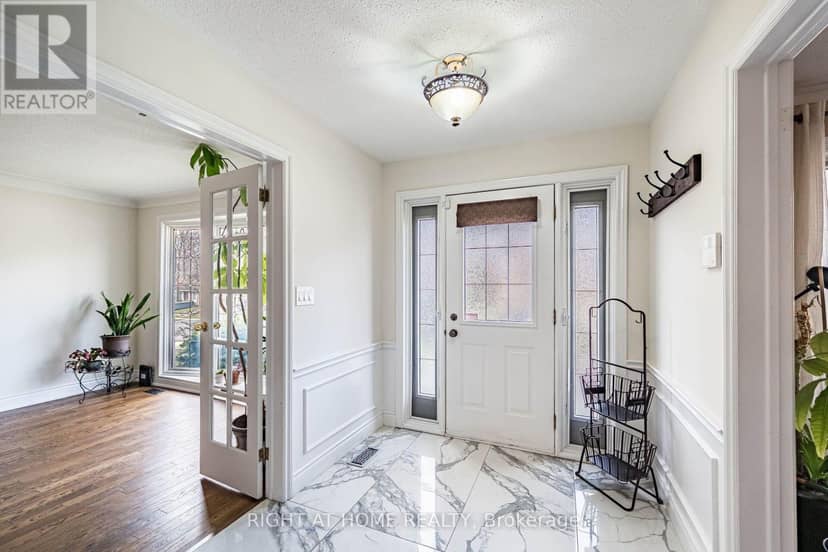 1941 Four Seasons Drive, Burlington, photo 4