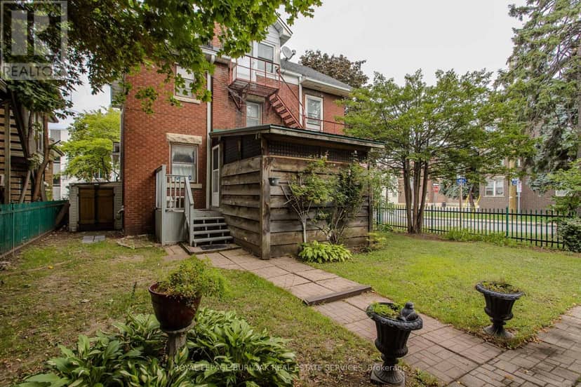 1088 King Street E — photo 12 of 40