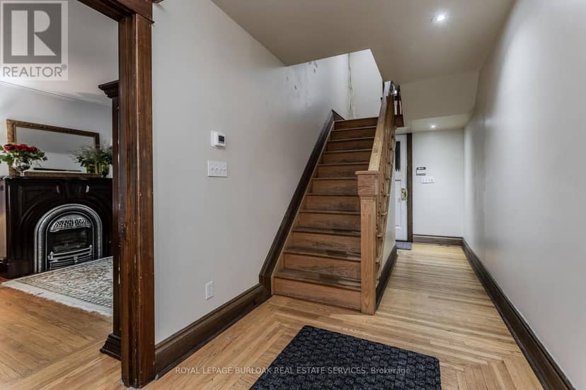 1088 King Street E — photo 15 of 40