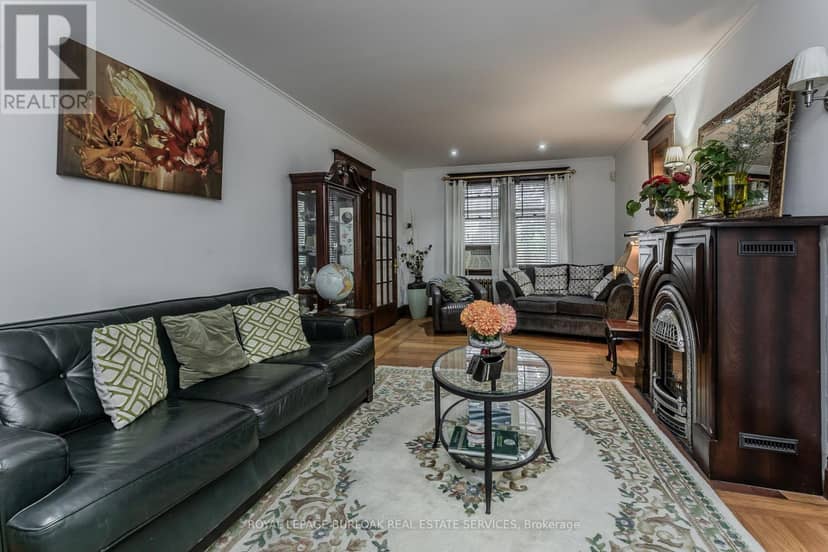 1088 King Street E — photo 23 of 40