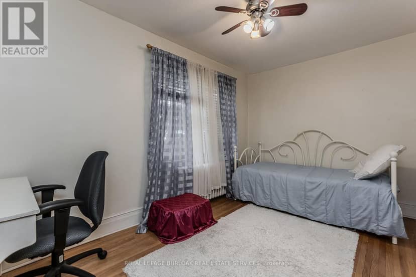 1088 King Street E — photo 29 of 40