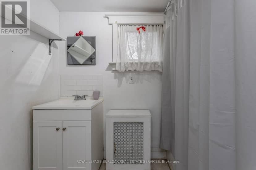 1088 King Street E — photo 40 of 40