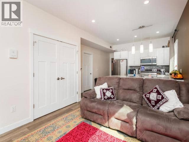 116-25 Gleaner Avenue — photo 7 of 18
