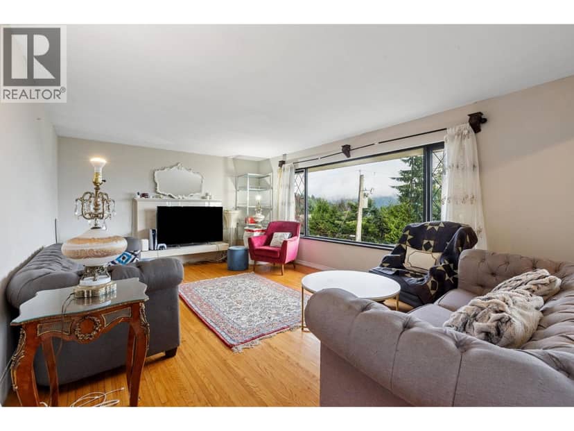 556 BALLANTREE ROAD, West Vancouver, photo 2