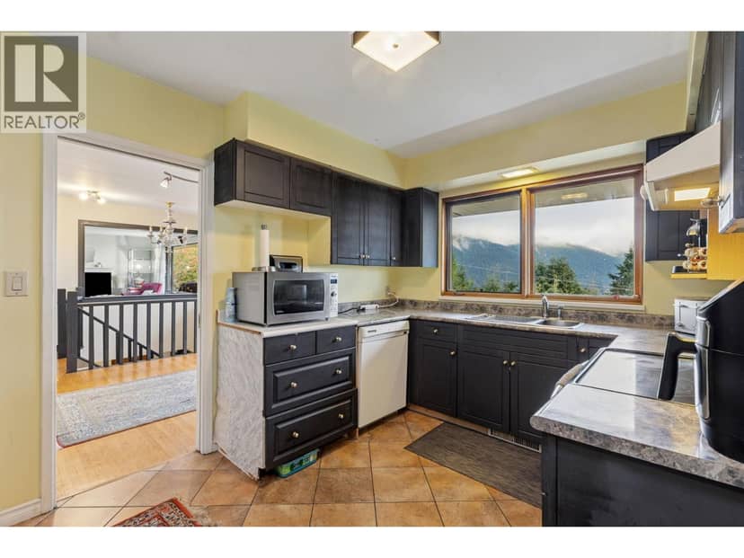 556 BALLANTREE ROAD, West Vancouver, photo 7