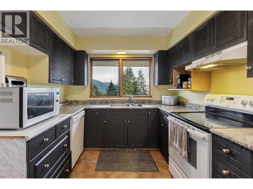 556 BALLANTREE ROAD, West Vancouver, photo 8