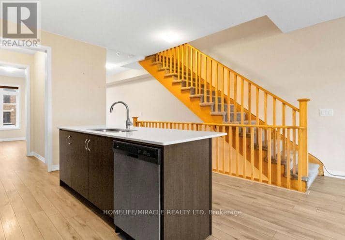109 - 585 Colborne Street E — photo 8 of 27