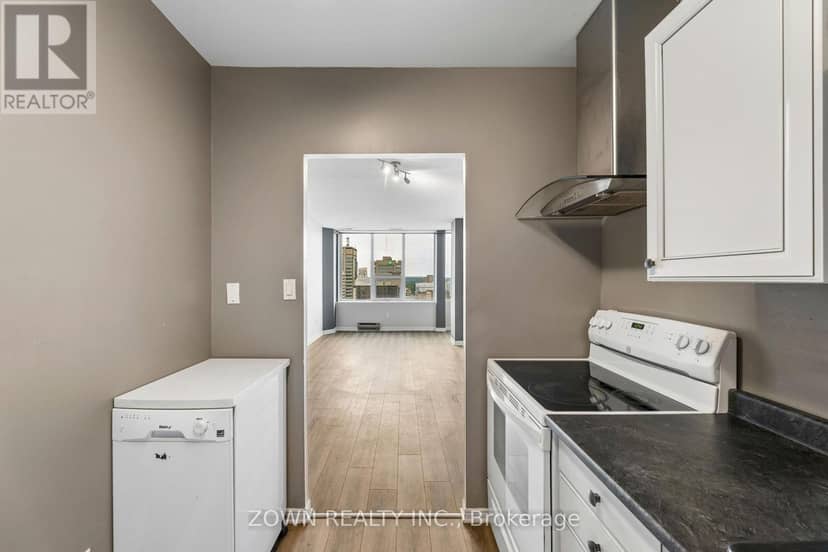 2205 - 389 Dundas Street — photo 12 of 23
