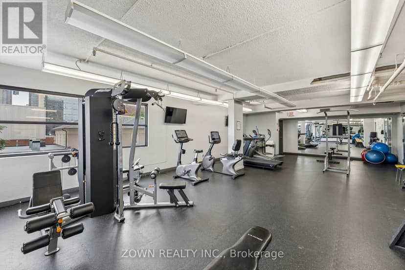 2205 - 389 Dundas Street — photo 17 of 23