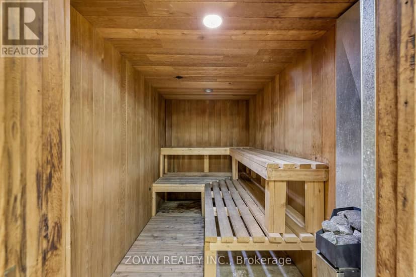 2205 - 389 Dundas Street — photo 18 of 23