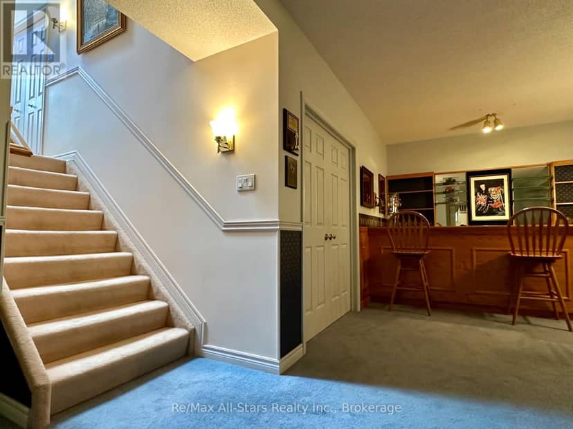 3 Governors Drive — photo 19 of 40
