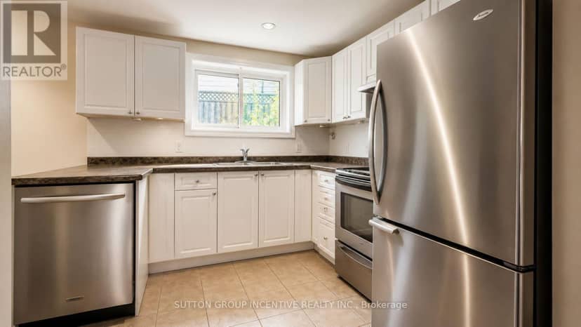 35 Davies Crescent — photo 19 of 25