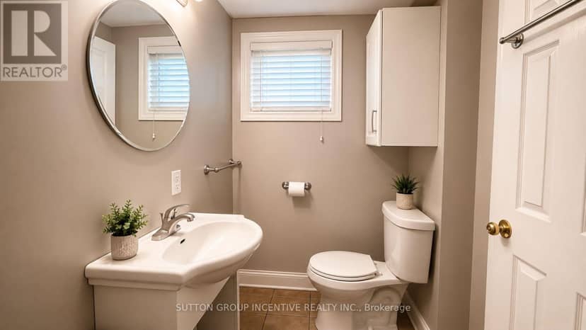 35 Davies Crescent — photo 23 of 25