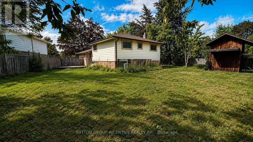 35 Davies Crescent — photo 3 of 25