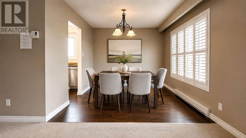 35 Davies Crescent — photo 7 of 25