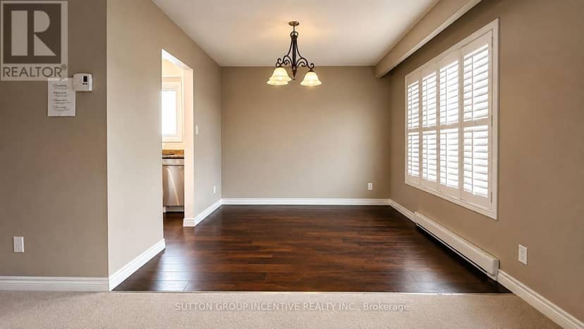 35 Davies Crescent — photo 8 of 25