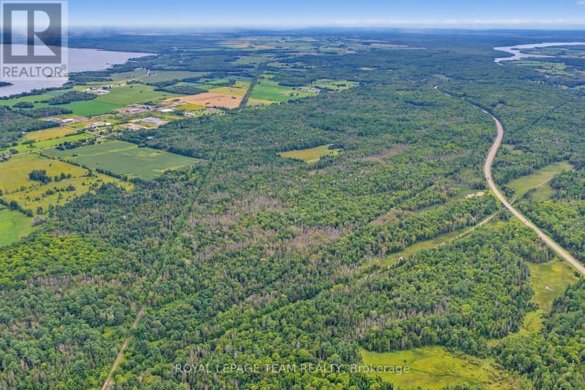 000 Greenwood Road, Laurentian Valley, photo 4