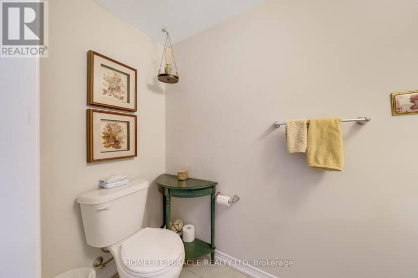 96 Esther Crescent S, Thorold, photo 4