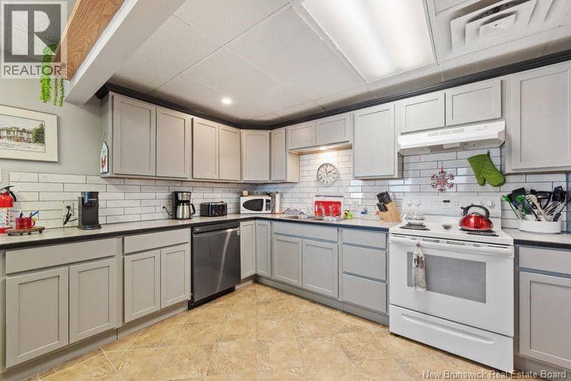 2769 Main Street — photo 29 of 40