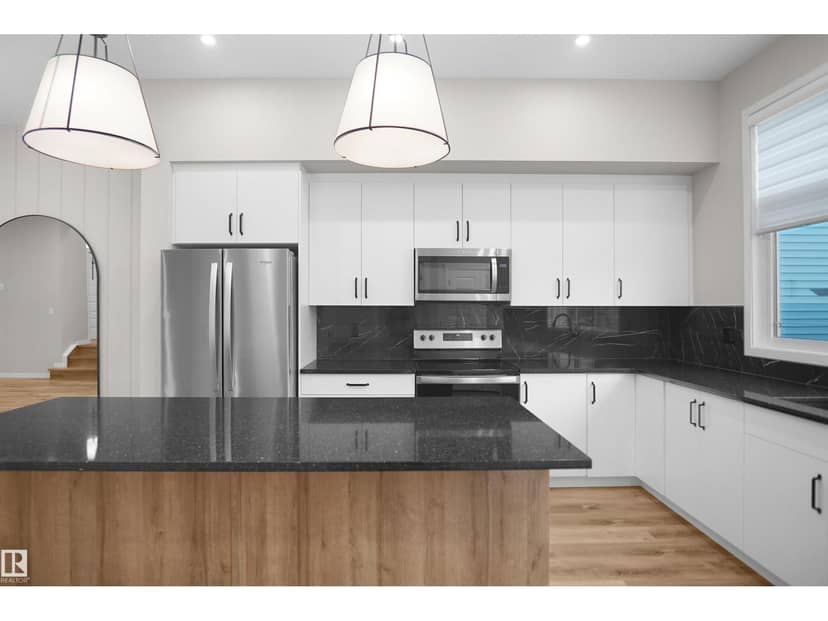 7100 51 AV — photo 18 of 40