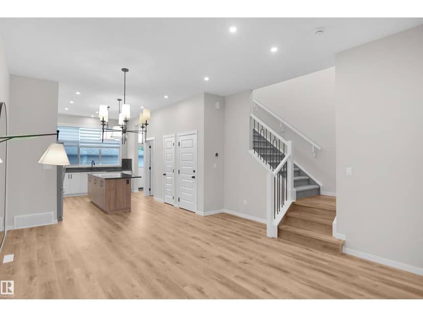 7100 51 AV — photo 10 of 40