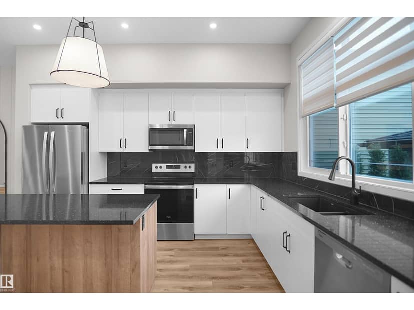 7100 51 AV — photo 19 of 40