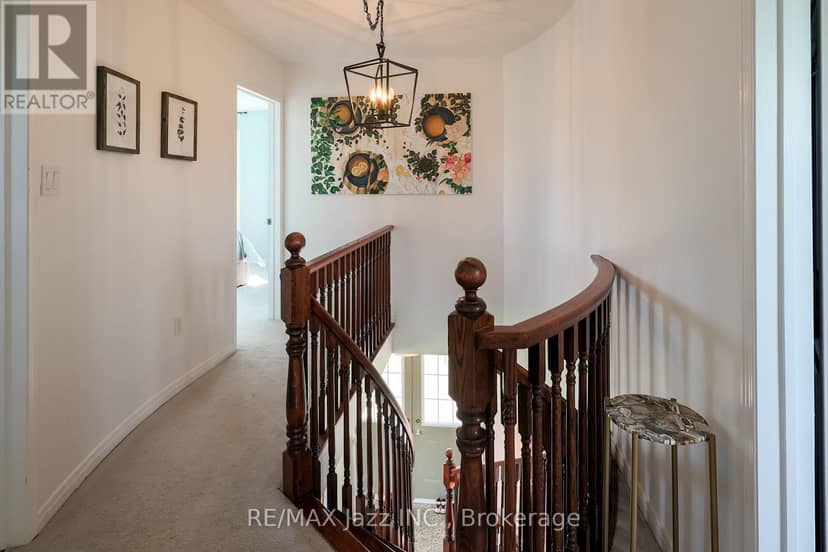 29 Songbird Crescent — photo 19 of 30